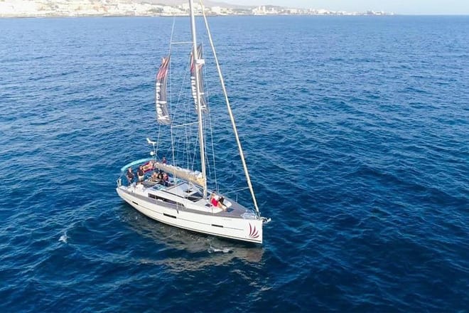 Kailani Sailing Yacht With Whales & Dolphins