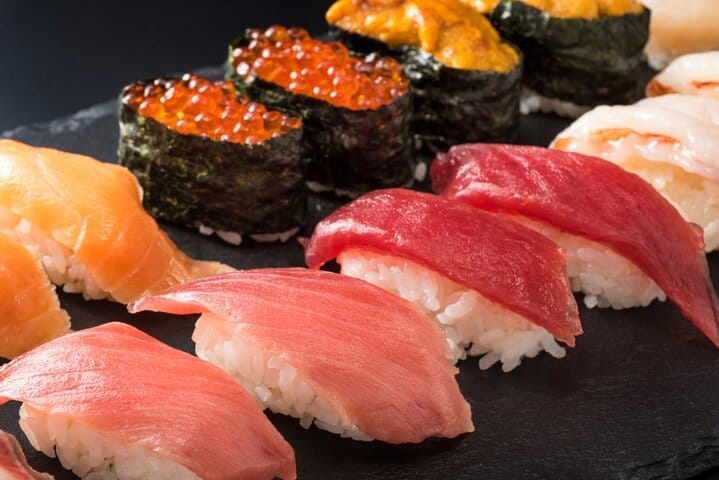 Mochi Pounding and Sushi Making Experience in Tokyo 5