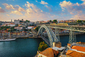 Audio Guided Walking Tour of Porto and Vila Nova de Gaia
