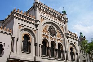 Private 2-Hour Old Town and Jewish Ghetto Walking Tour