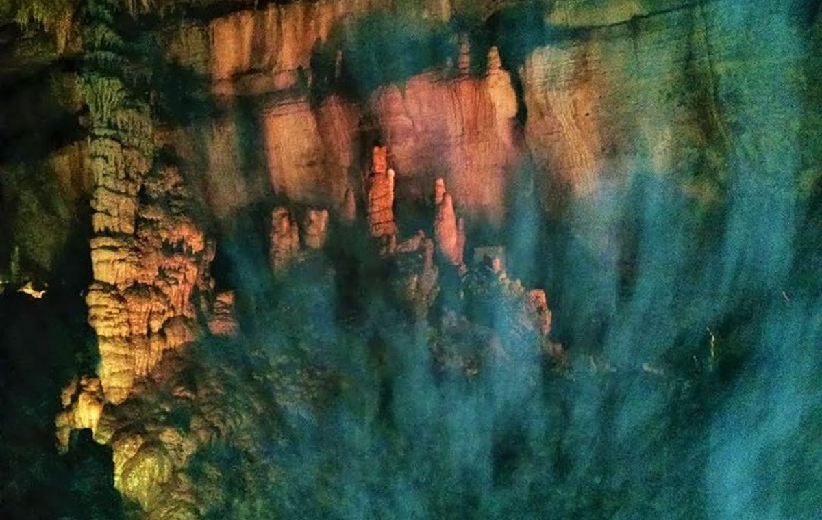 Discover Georgia’s Canyons: Waterfalls & Trails Tour