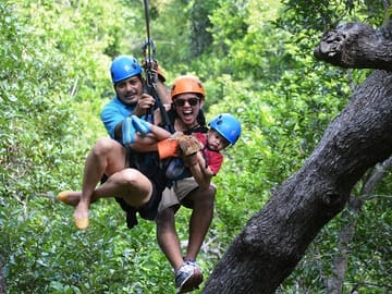 Zipline Adventure and Wildlife Encounter in West End, Honduras