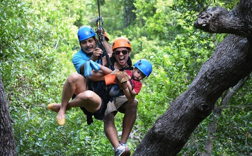 Zipline Adventure and Wildlife Encounter in West End, Honduras