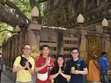 Cultural Tour of Ayodhya, Varanasi, and Bodh Gaya