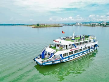 Dragon King Cruise Luxury Day Tour in Halo