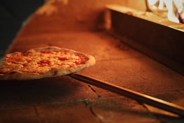 Traditional Pizza Making Class in Naples