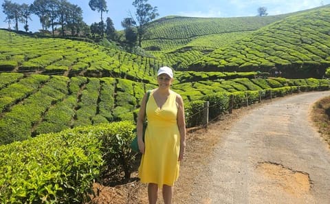 Bengaluru to Cochin: Temples and Backwaters Tour