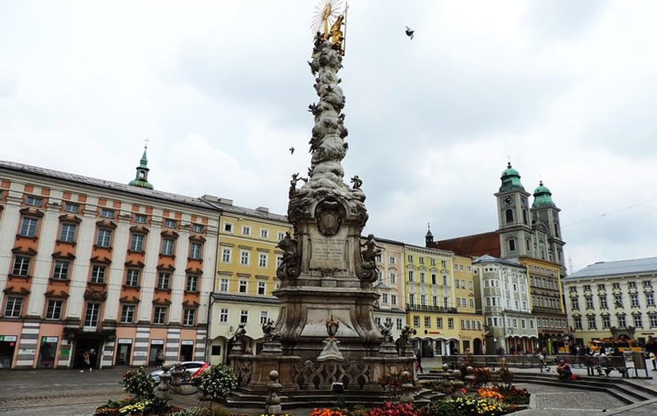 Private Guided Walking Tour of Linz's Historic Sites
