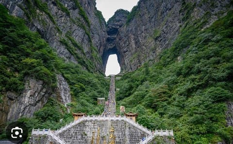 Tianmen Mountain Day Tour and Night Lights in Furong Ancient Town