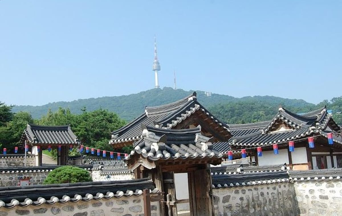 Seoul Morning Tour: Seoul Tower, Namsan Hanok Village, The War Memorial of Korea