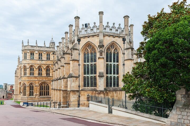 London to Windsor Castle Stonehenge and City of Bath Private Trip 9