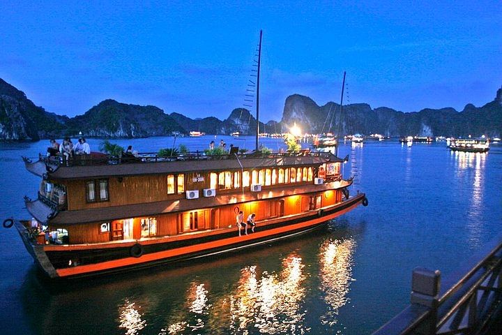 Luxury Halong Bay Boat Cruise with Kayaking & Surprising Cave Adventure