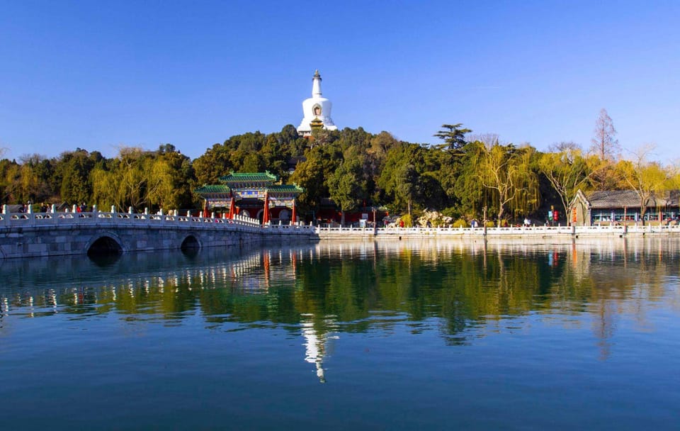Beihai Boat Ride with Imperial Cuisine Experience and Visit Old Part Beijing
