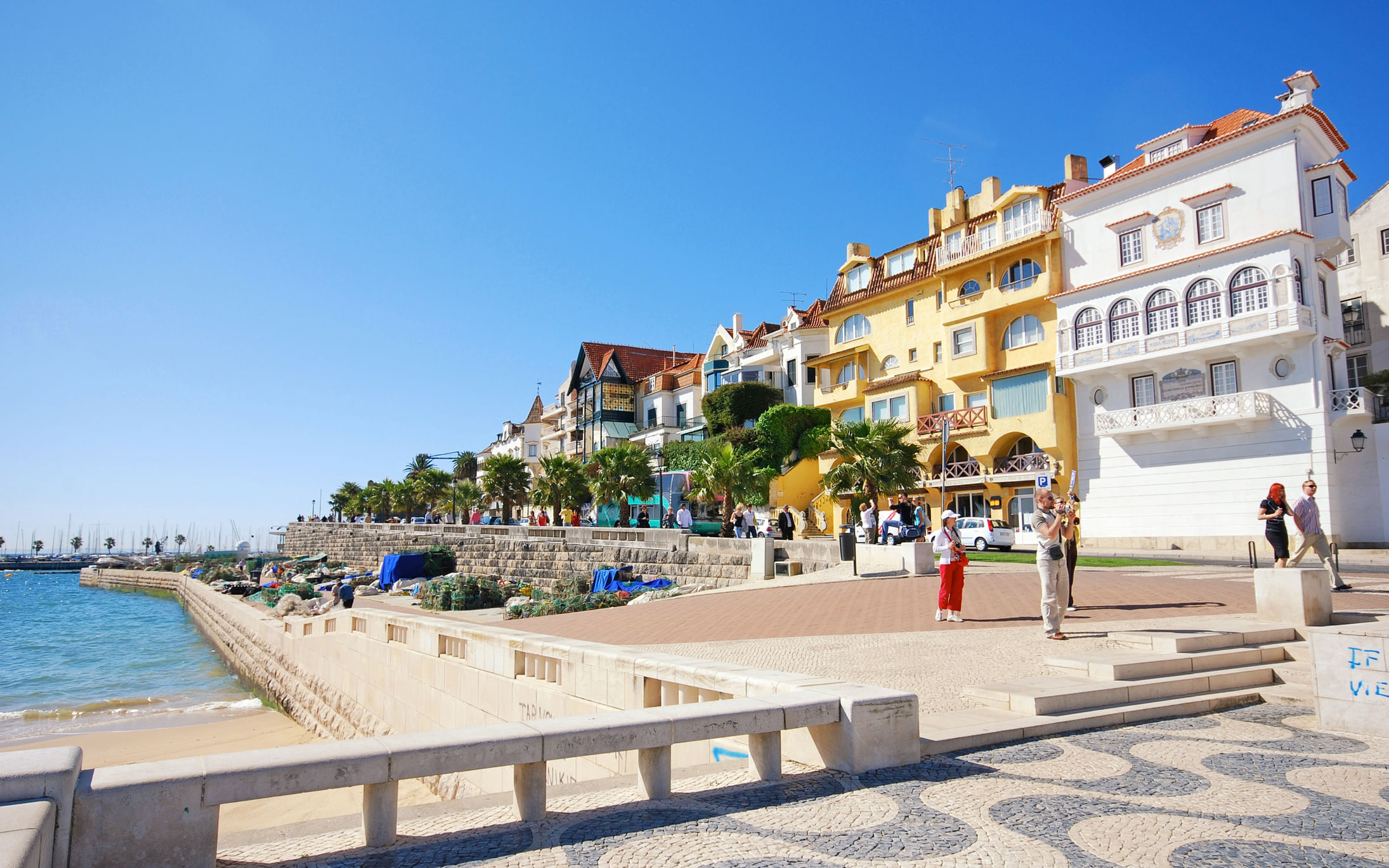 From Lisbon: Cascais Estoril Beach & Wine Pass