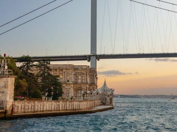 Bosphorus Cruise and Beylerbeyi Palace Tour in Istanbul