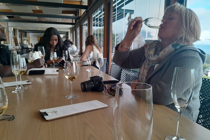 Share Tour Stellenbosch, Paarl and Franschhoek, 20 Tasting +Lunch