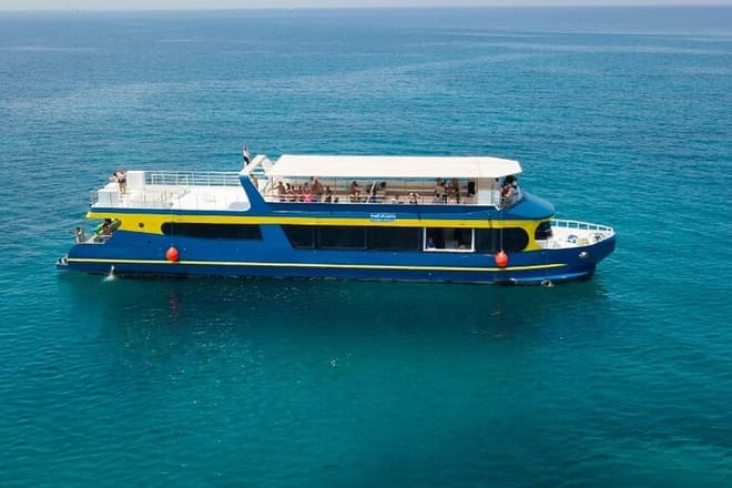 Sea &amp; Spa, 2 hours Semi Submarine &amp; Relaxing 2 hours Turkish Bath - Hurghada