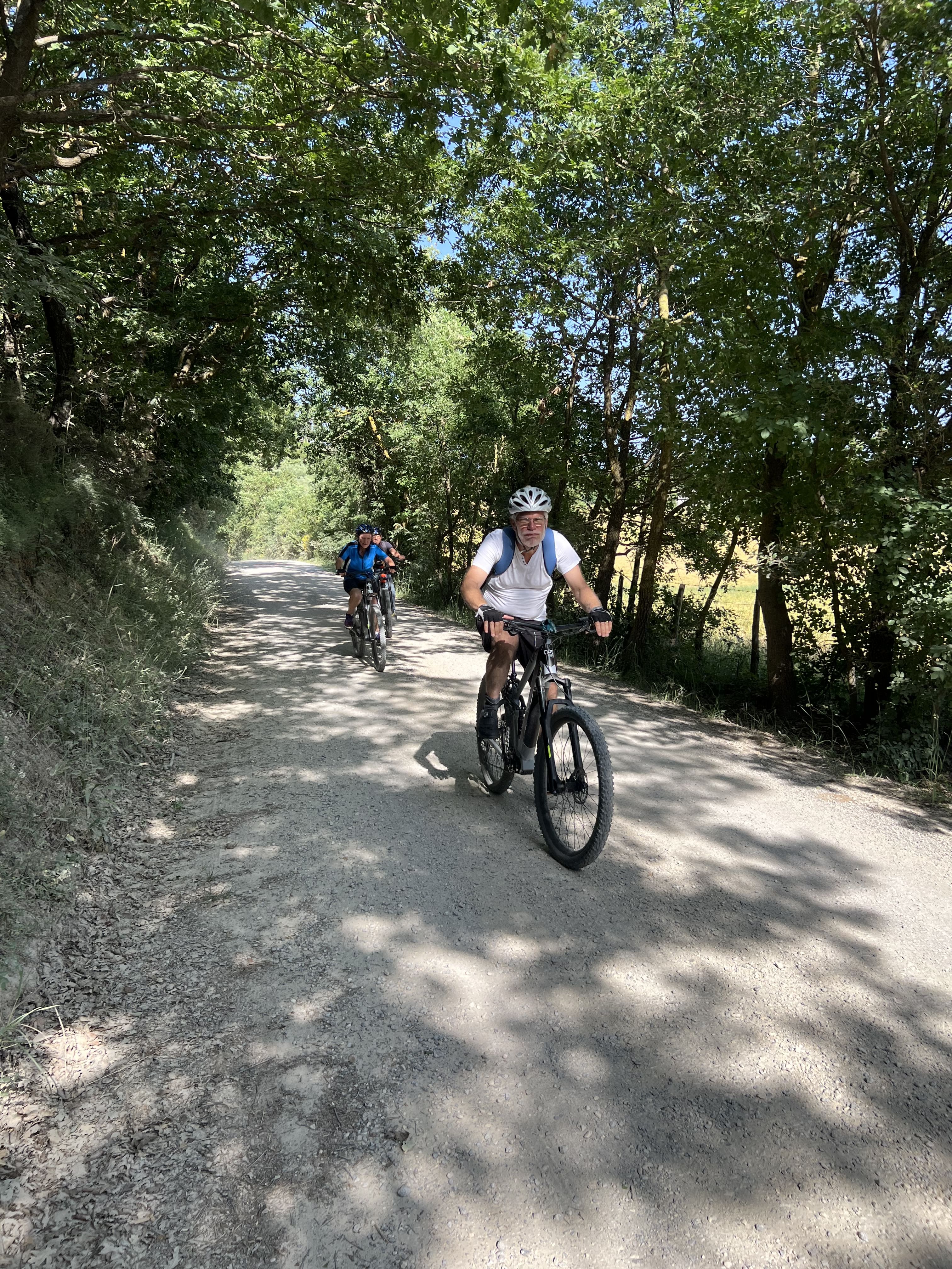 E-Bike Tour of Montepulciano's Vineyards and Historic Villages