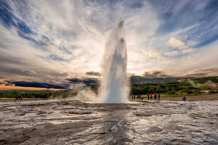 Private Tour from Reykjavik: Golden Circle & Snorkeling in Silfra