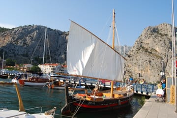 Omiš Pirate History Tour with Garage Wine Tasting