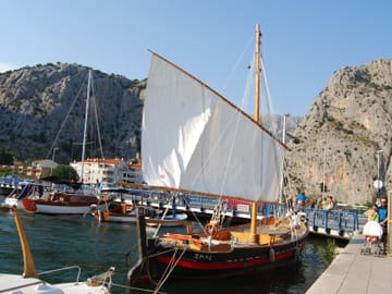 Omiš Pirate History Tour with Garage Wine Tasting