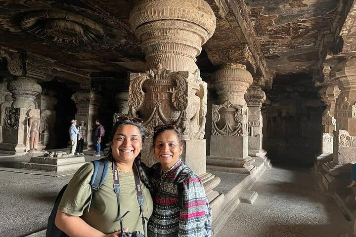 Ancient Caves, Forts, Taj & Temples Expedition