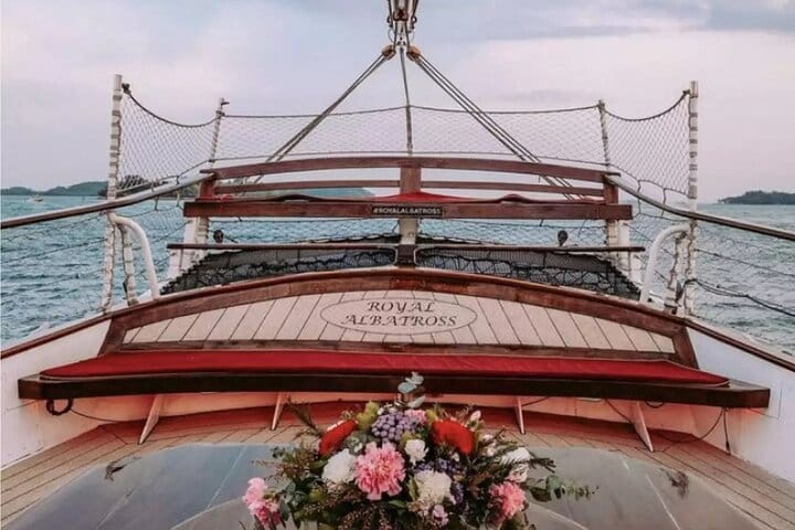 A Paw-fect Morning: Sailing on the Royal Albatross Breakfast Cruise