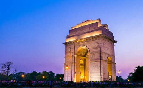 Golden Triangle Tour: Temples of Ayodhya and Agra