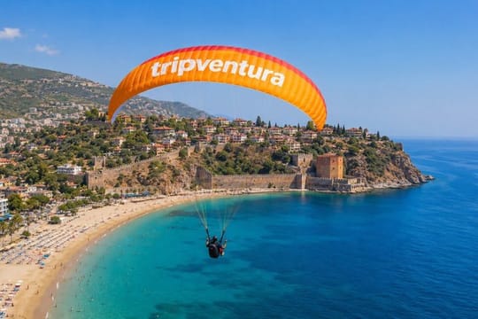 Tandem Paragliding Tour in Alanya with Roundtrip Transfer