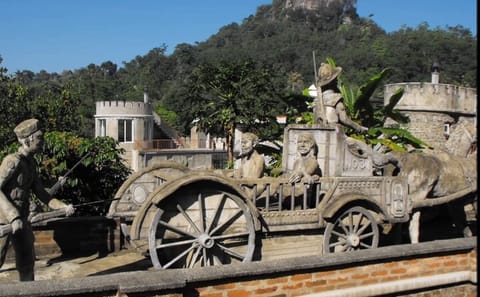 Saradiyel Village Trail and Alagalla Mountain Trek from Kandy
