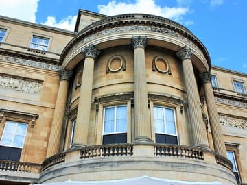 Royal Palaces and Heritage Tour in London
