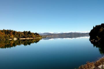 2 Days Private Tour to Shaori Lake and Khvanchkara Cellar in Racha