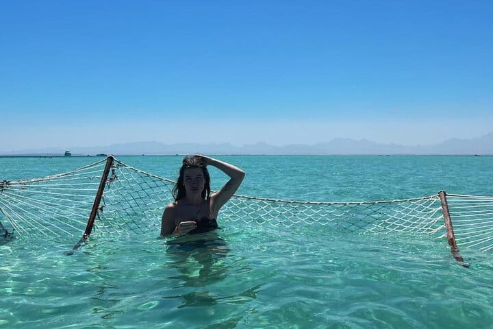 Hula Hula Paradise Island Sea Trip with Intro Diving – Hurghada