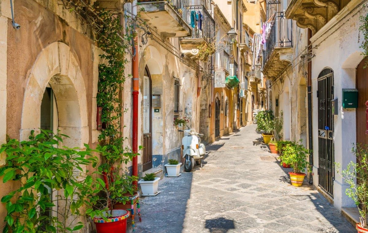 Discovering Syracuse