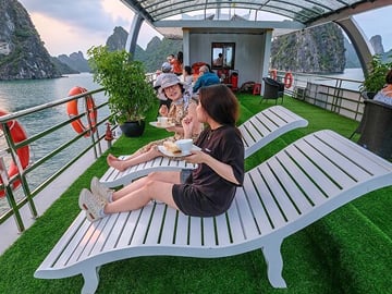 WONDER BAY CRUISE - Luxury 1 Day from Hanoi & Small Group on Boat