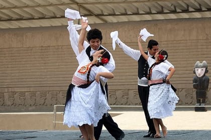 Peruvian Paso Horse & Marinera with lunch in Trujillo
