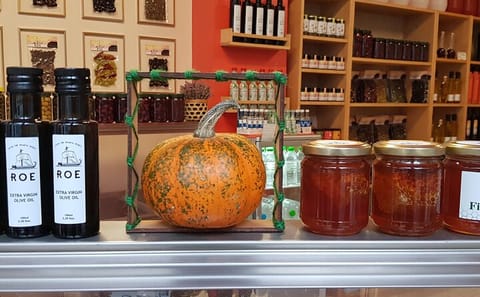 Explore Hidden Food Markets in Athens on a Walking Tour