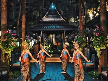 Apsara Fine Dining Cruise: Gourmet Dining on the Water