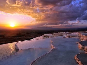 Full Day Pamukkale and Hierapolis Tour from Kuşadası