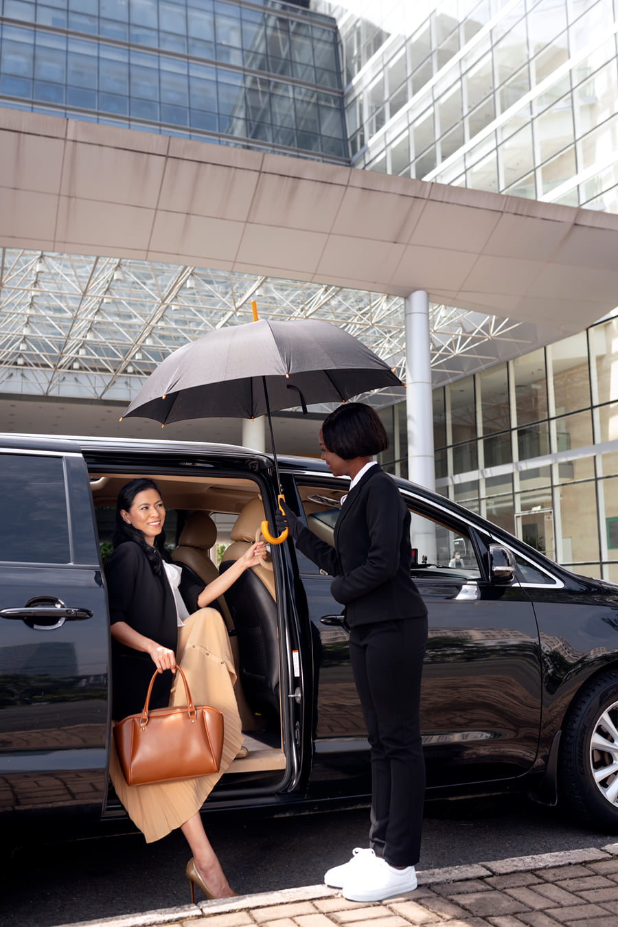 Private transfer: Reykjavik from/to Keflavik Airport