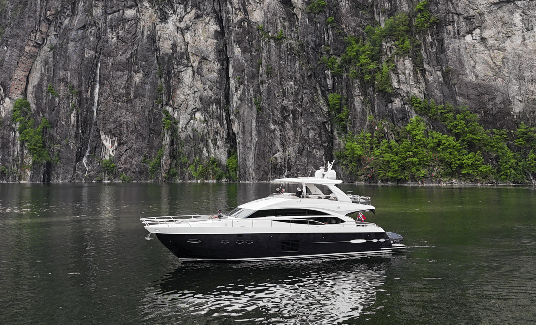 Private Mostraumen Fjord Cruise - Princess 72 Yacht