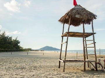 Scenic Day Tour of Hai Van Pass and Lang Co Beach in Da Nang