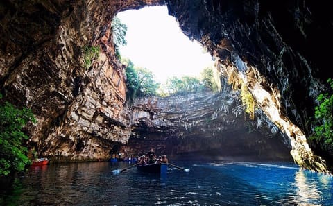 Custom Private Day Tour of Kefalonia: Chaliotata & Karavomylos
