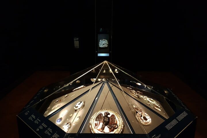 Private Tour of the Kunsthistorisches Museum: Secrets of Masterpieces | Tickets included  4