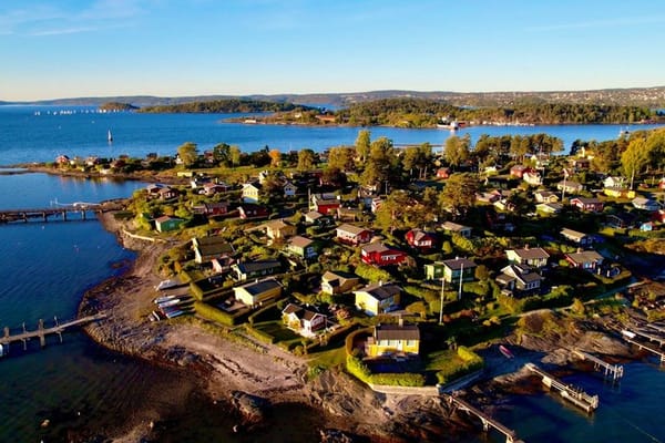 Oslo: 3 hour Island Hopping tour: Cottages, Ruins & Fjord Views