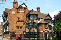 Charles Dickens Full-Day Private Tour in Rochester 1