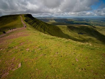 Cultural Day Trip from Cardiff to Crickhowell and Tintern Abbey
