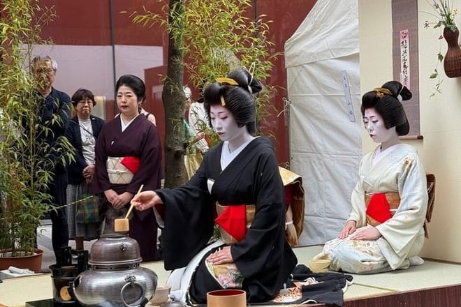 Exclusive Tokyo Geisha Experience in Historic Ryotei in Shinbashi 2
