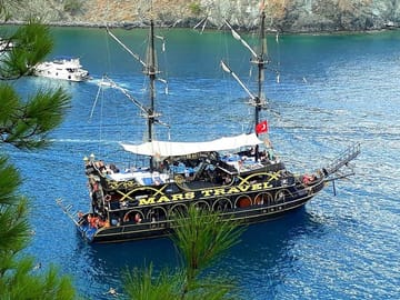 Kemer Pirate Boat Tour with Lunch & Free Soft Drinks