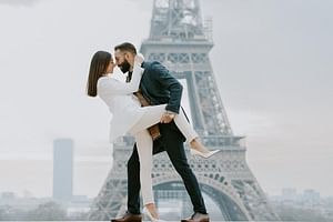 Private trip with Eiffel Summit ,cruise & professional photoshoot